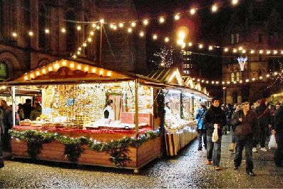 Christmas_stall_in_York